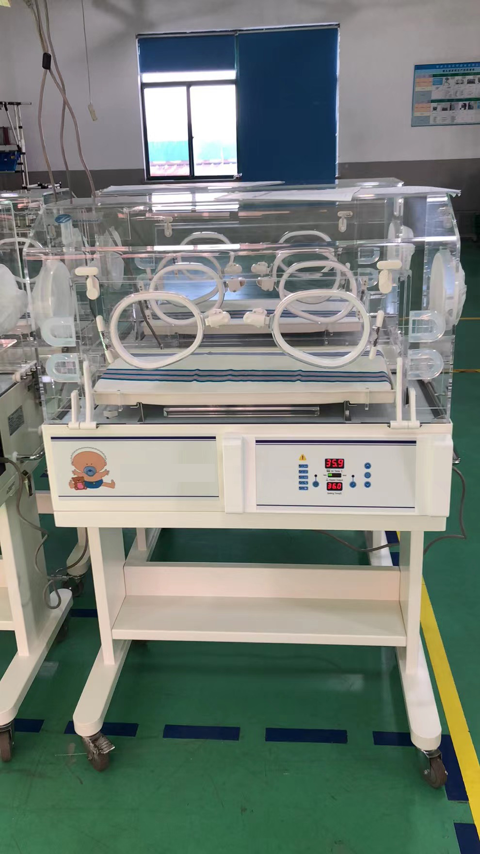 Infant incubator without phototherapy